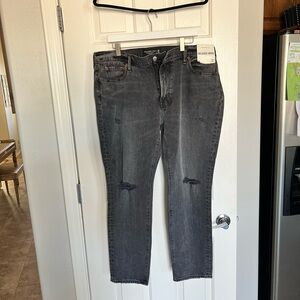 NWT Men’s Abercrombie Relaxed Taper Jeans 38x32 washed black color